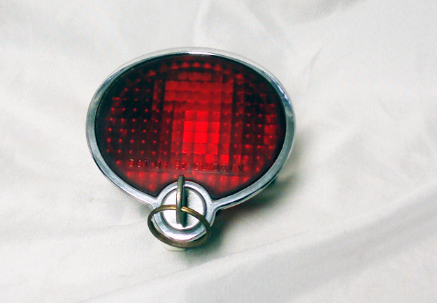 (image for) 1987 - 1993 ALLANTE TRUNK BRAKE LIGHT ASSEMBLY W/LOCK & KEY